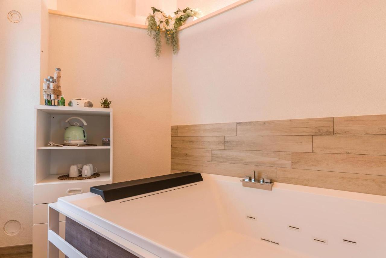 Santa Giuliana Wellness Lodge Riccardo מראה חיצוני תמונה