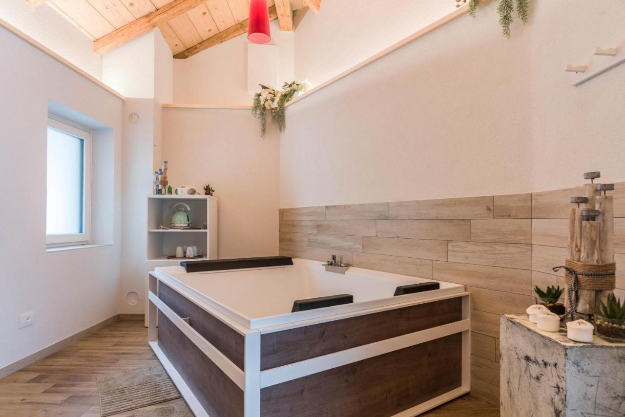Santa Giuliana Wellness Lodge Riccardo מראה חיצוני תמונה