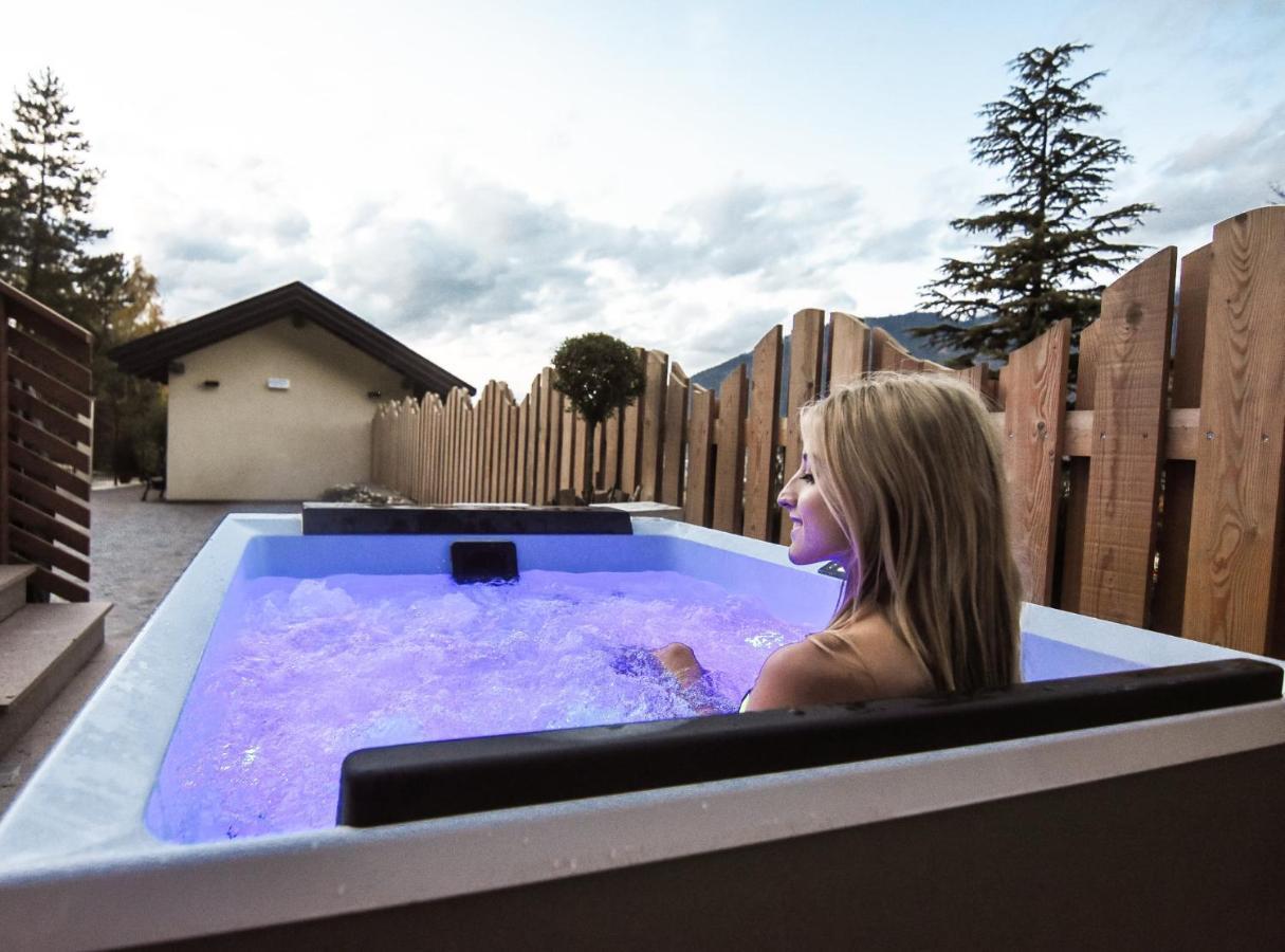 Santa Giuliana Wellness Lodge Riccardo מראה חיצוני תמונה